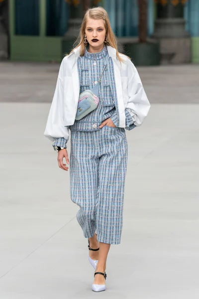 Look 43